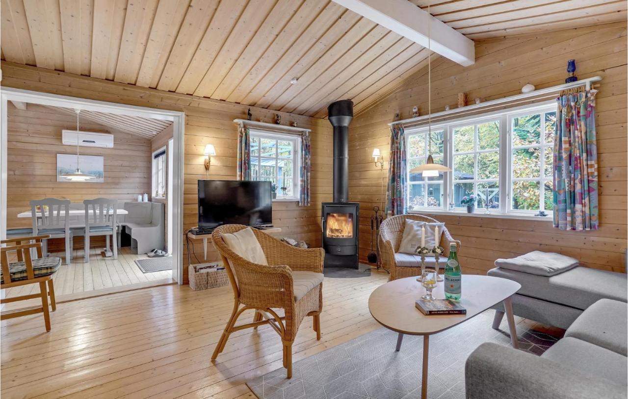 3 Bedroom Cozy Home In Børkop Екстериор снимка