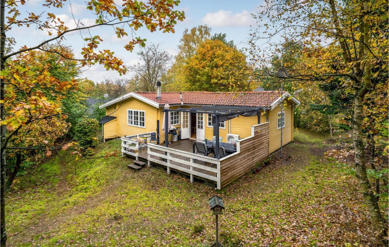 3 Bedroom Cozy Home In Børkop Екстериор снимка