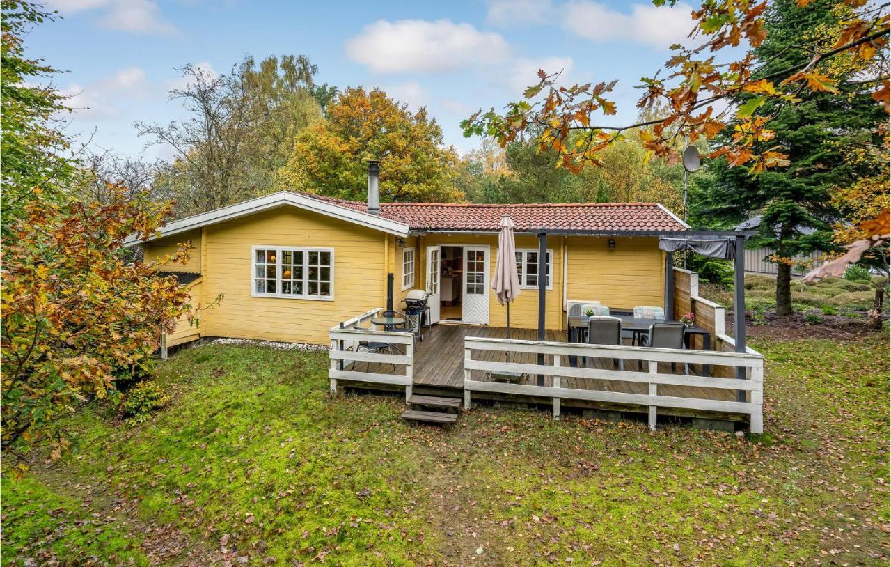 3 Bedroom Cozy Home In Børkop Екстериор снимка